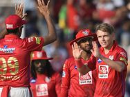 தோனி பவுண்டரி அடிப்பார் என காத்திருந்த ரசிகர்கள்.. ஆறுதல் அடைந்த அஸ்வின்! #KXIPvCSK