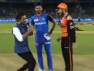 VIDEO:அதுக்குள்ள அவசரம்..! முந்திக்கொண்டு டாஸ் போட முயன்ற ஸ்ரேயாஸ் அய்யர்.. தடுத்த மஞ்சரேக்கர்