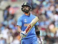 ஸ்டம்புகள் பறக்க.. ஆட்டமிழந்த விராட் கோலி.. அதிர்ச்சி அடைந்த ரசிகர்கள்.. பரவும் வீடியோ!