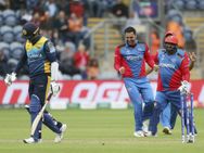 ஆப்கன் பவுலிங் சுழலில் திணறிய இலங்கை…!! ஆனால், மழை இடையில் விளையாடியதால் ஆட்டம் நிறுத்தம்