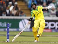 ஆஸ்திரேலியாவின் 50 ரன்களை திருடிய பாக். புயல் ஆமிர்.. திக்கு முக்காடிய வார்னர் - பின்ச்!