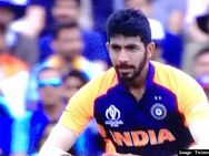 காவி கலர் புது ஜெர்சி.. பாரத் மாதா கி ஜே கோஷம்.. என்னதான் நடக்குது.. மைதானத்தில் பரபரப்பு