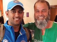 இலவச டிக்கெட் கிடைக்கும்.. தோனியை நம்பி இங்கிலாந்து வந்த பாகிஸ்தான் ரசிகர்.. நெகிழ வைக்கும் நட்பு!