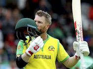 உலகக்கோப்பையில் சாதனை சதம் அடித்த வார்னர்.. தெறித்த வங்கதேசம்.. ஆனா டபுள் செஞ்சுரி மிஸ் ஆயிடுச்சே!