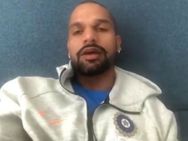 ஊருக்கு கிளம்ப வேண்டிய நேரம் வந்துருச்சு.. கையில் கட்டுடன்.. நெகிழ வைத்த தவான் - வீடியோ!