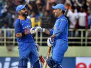 தோனியை வைத்து கதையை முடிப்போம்.. ஆஸ்திரேலியாவிற்கு எதிராக கோலி போடும் மாஸ்டர் பிளான் இதுதான்!