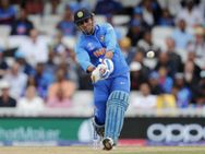 அவரை அனுப்புங்க.. கேம் மாறும்.. போட்டிக்கு நடுவே தோனி கொடுத்த ஐடியா.. இந்தியா வென்றது இப்படித்தான்!