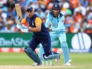 தோனி மீண்டும் இப்படி செய்துவிட்டாரே.. கடுப்பான ரசிகர்கள்.. தோல்வியை அடுத்து கடும் கொந்தளிப்பு!