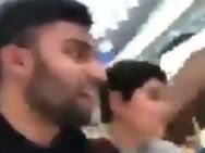 WATCH: இப்படியா உடம்பை வச்சிருக்கிறது? பொது இடத்தில் கேப்டனை வெச்சு செஞ்ச ரசிகர்…! வைரல் வீடியோ