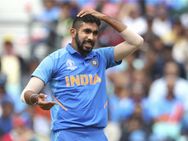 பிட்சா இது? ஸ்விங், வேகம் எதுவும் இல்லை, சுத்த வேஸ்ட்.. இங்கிலாந்து மானத்தை வாங்கும் இந்திய பவுலர்