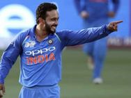 அவரின் பவுலிங் தவறு.. நடவடிக்கை எடுங்கள்.. சர்ச்சையில் சிக்கும் இந்திய பவுலர்.. அணிக்குள் பரபரப்பு!