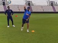 யார்கிட்ட பந்தயம்.. குறிபார்த்து அடித்த சாஹல்.. கோட்டை விட்ட குல்தீப்.. இப்படி ஒரு போட்டியா!