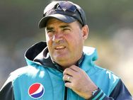 பாகிஸ்தான் பயிற்சியாளர் உயிருக்கு ஆபத்து.. உலகக்கோப்பை தோல்வி தான் காரணம்.. பரவும் “பகீர்” வதந்தி!