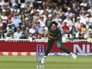 2 வருடத்திற்கு பின் பாக். இறக்கிய அந்த வீரர்.. அவரின் ஒரே ஓவர்தான் மேட்சை மாற்றியது.. மாஸ் பிளான்!