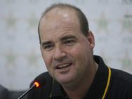 உங்களுக்கு வேற கேள்வியே தெரியாதா? நெகடிவ்வாக கேட்கறீங்க... பொங்கிய பயிற்சியாளர்