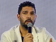 யுவராஜ் சிங்கிற்கு இவ்வளவுதான் மரியாதையா? பரபரப்பை கூட்டிய ரோஹித்.. கொட்டித் தீர்த்த ரசிகர்கள்!