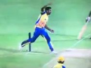 காலை மாற்றி.. பந்தை தூக்கிப் போட்டு வித்தை காட்டிய அஸ்வின்.. இந்த பகீரத முயற்சி எதுக்கு தெரியுமா?