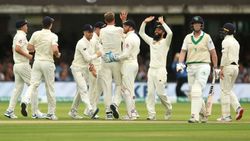 கிரிக்கெட்டில் இது மாதிரி எப்போதும் நடந்திருக்காது.. அயர்லாந்தை புது மாதிரி வீழ்த்திய இங்கிலாந்து!