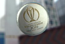 இதோட விலை ரூ. 1.5 லட்சமா…? முட்டி மோதிய ரசிகர்கள்.. காரணம் இந்தியா Vs பாக். உலக கோப்பை போட்டி