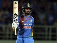 அன்று அழுது கொண்டு இருந்தேன்.. அனுஷ்காதான் என் வாழ்க்கையை மாற்றியது.. கே எல் ராகுல் உருக்கம்!