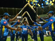 கடைசி பந்தில் விக்கெட்.. கும்ப்ளே ரெக்கார்டு முறியடிப்பு.. சிரித்த முகத்துடன் விடை பெற்ற மலிங்கா!