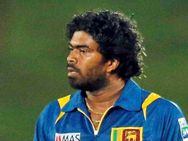 ஒருநாள் அணியின் பெஸ்ட் பவுலர்.. மும்பை அணியின் செல்லப்பிள்ளை..! கிரிக்கெட்டுக்கு திடீர் குட்பை