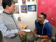 நாப்கின் செய்வது எப்படி.. கோவை வந்து கற்றுக்கொண்ட பிராவோ.. முருகானந்தத்துடன் நெகிழ்ச்சி சந்திப்பு!