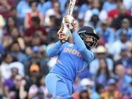 இவரைத் தானே கிண்டல் செய்தீர்கள்.. இதுதான் பதிலடி.. இந்திய அணியை காக்க போராடிய பாகுபலி!