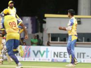 வெற்றியுடன் துவக்கிய அஸ்வினின் திண்டுக்கல் அணி.. வாய்ப்பு இருந்தும் குப்புற விழுந்த சேப்பாக் அணி!