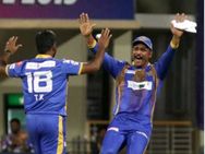 விடாமல் பெய்த சிக்ஸர் மழை.. கடைசி ஓவரில் வென்ற தூத்துக்குடி.. மிரட்டல் விட்ட அந்தோணி தாஸ்!