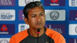 மத்தவங்க ஓகே..! இவரு வேண்டாம்..! இந்திய அணியில் இருந்து கழற்றி விடப்படும் அந்த பயிற்சியாளர்..?