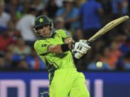 நான் ரெடி..! என்னை கோச்சாக்குங்க.. கிரிக்கெட் வாரியத்துக்கு அப்ளிகேஷன் போட்ட பாகிஸ்தானின் தோனி