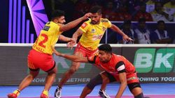 PKL 2019 : 2 ஆல் அவுட்.. கொஞ்சம் போனஸ் பாயின்ட்.. பெங்களூருவை வீழ்த்திய குஜராத்!