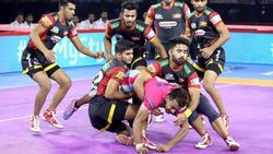 PKL 2019 : எந்தப் பக்கம் போனாலும் அடி.. பெங்களூருவிடம் சரணடைந்த ஜெய்ப்பூர் பிங்க் பாந்தர்ஸ்!