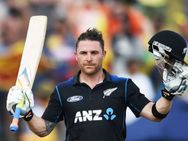 ஒரே கல் 2 மாங்காய்.. ஷாரூக் கான் தந்த செம ஆஃபர்.. பேட்டை தூக்கிப் போட்டு ஓடி வந்த அதிரடி மன்னன்!