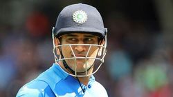 தோனிக்கு ஒரேடியாக ஆப்பு வைக்கும் “மூவர் திட்டம்”.. இதை மீறி தோனியால் அணிக்குள் நுழையவே முடியாது!