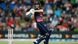 என்னால 20 ஓவர்லாம் வெயிட் பண்ண முடியாது.. டி20யில் வெறியாட்டம் ஆடிய இயான் மார்கன்.. புதிய ரெக்கார்டு