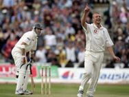 உங்க சேட்டைக்கு ஒரு அளவே இல்லியா..? ரொம்ப கேவலமா இருக்கு..! ஐசிசியை பங்கம் செய்த 2 ஜாம்பவான்கள்