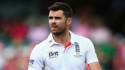 ஆஷஸ் தொடரில் இங்கிலாந்து காலி..! முக்கிய வீரர்கள் காயத்தால் திடீர் விலகல்.. பெருத்த அதிர்ச்சி