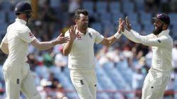 ஆஷசில் இங்கிலாந்துக்கு திடீர் சிக்கல்..! அவருக்கு இப்படி ஆகும்னு யாருமே நினைச்சிருக்க மாட்டாங்க..!