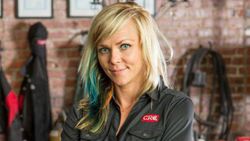 அந்த ரெக்கார்டை முறியடிக்கணும்.. விபரீத ஆசையால் உயிரை விட்ட சாதனை கார் ரேஸ் பெண் ஜெஸ்ஸி கோம்ப்ஸ்!