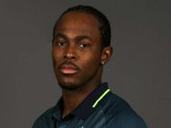 அவர மட்டும் நம்பி இருக்கணுமா..? அப்படி எல்லாம் கிடையாது..! இளம் வீரரை குறி வைக்கும் பயிற்சியாளர்