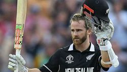 விநோதமான தப்பு பண்ணும் பிரபல கேப்டன்.. !! ஐசிசியிடம் போட்டி நடுவர்கள் திடீர் புகார்..!