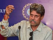 ஒரு பெயரை கூட ஒழுங்கா எழுத தெரியல..! கோச்சை செலக்ட் பண்ணி இருக்கீங்க..? கபிலை கழுவும் நெட்டிசன்ஸ்