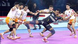 PKL 2019 : நிதின் டோமர் அபாரம்.. புனேரி பல்தான் அசத்தல் வெற்றி.. தெலுகு டைட்டன்ஸ் தோல்வி!