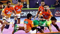 போட்டியை தலைகீழாக மாற்றி வெற்றி பெற்ற தமிழ் தலைவாஸ்.. பாட்னாவை துவைத்து எடுத்த புனேரி!