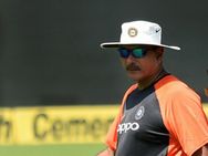 ரவி சாஸ்திரியா..? அப்ப எல்லா கோப்பையும் கோவிந்தா.. கோவிந்தா..! கழுவி ஊத்தும் நெட்டிசன்கள்