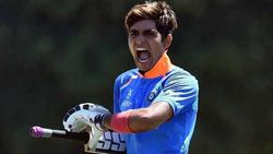 ஓவர்நைட்ல டபுள் செஞ்சுரியா? யோசிக்காம இவரை உடனே இந்திய அணியில் சேருங்க.. ஆஸி வீரர் அதிரடி!