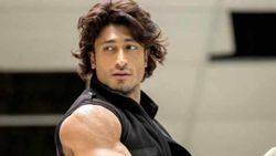 எதுக்குங்க அவர் இங்க வர்றாரு? சென்னையில் விஜய் பட வில்லனை இறக்கும் புரோ கபடி!