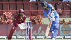 வெஸ்ட் இண்டீசை காலி செய்த இந்தியா..!! ஆனா கன்னத்தில் கை வைத்த பாக். காரணம் அது தான்..?